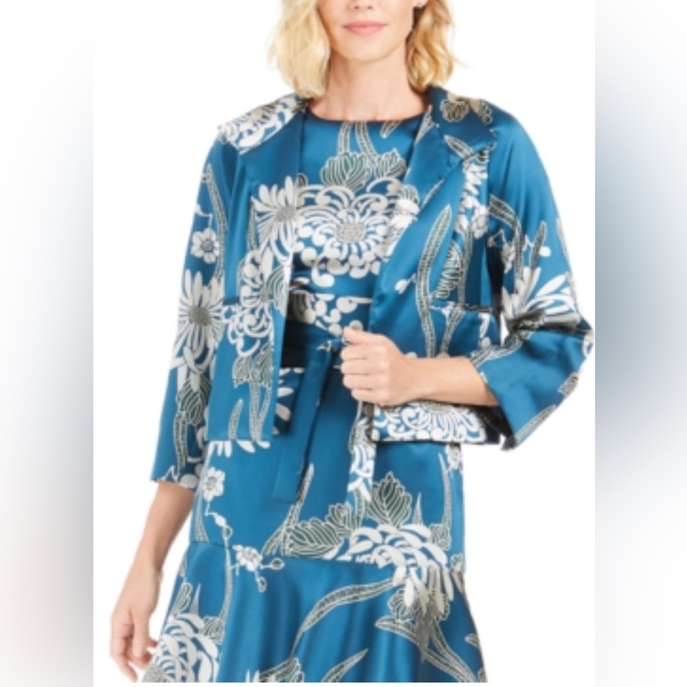 N Natori Size Small Chrysanthemum Long Sleeve Lined Jacket With Cuff Slit